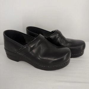 Dansko Women's Black Professional Leather Clogs Size 40 Wide
